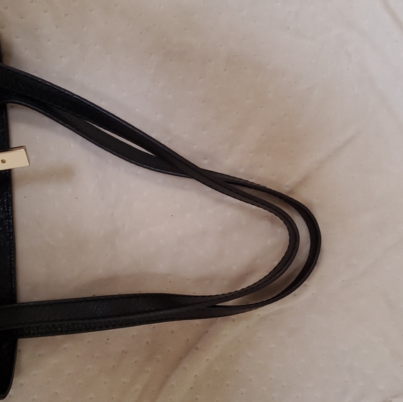 Kate Spade shoulder bag. Excellent Pre-owned Condition. - Picture 6 of 7